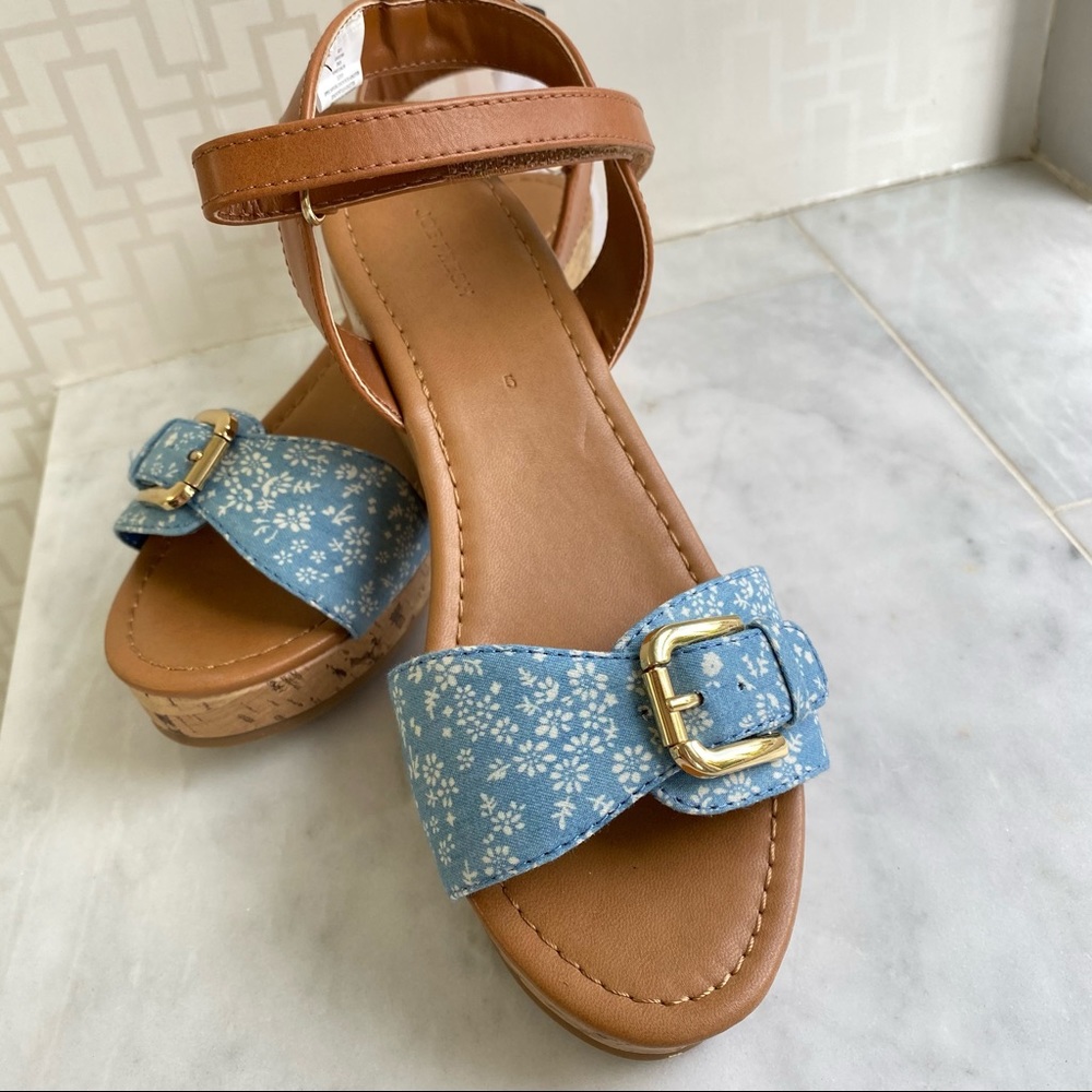 Joe Fresh Girl’s size 5 Platform Sandals